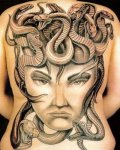 3d snakes tattoo on upper back-02 tattoosphotogallery.blogspot.com